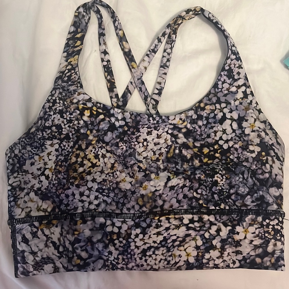 Lululemon size 4 sports bra